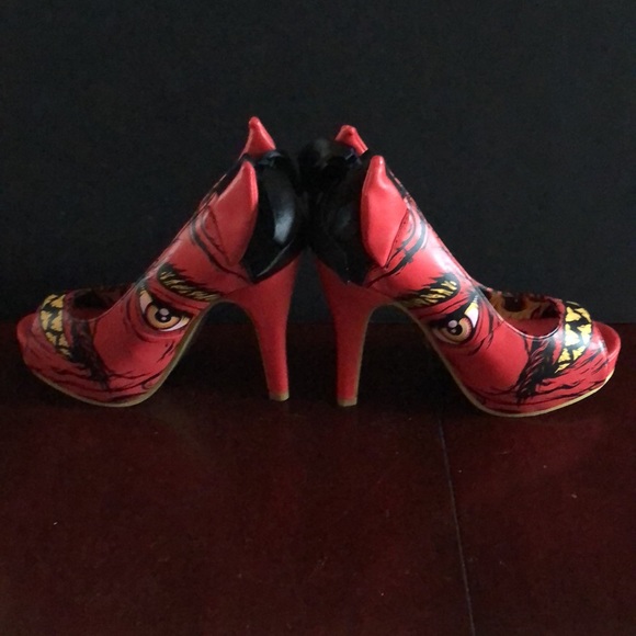 Iron Fist High Heels Shoes - Picture 3 of 6